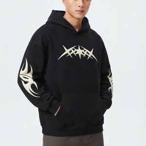 Sudadera con Capucha Negra para Hombre, Estilo Urbano Holgado con Estampado Tribal Blanco en la Parte Delantera y de las Mangas, 100% Algodón - Product Image 4