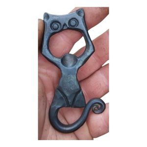 Abridor de botellas de hierro con acabado en polvo negro mate, diseño minimalista en forma de gato, para decoración, para regalo. - Product Image 1