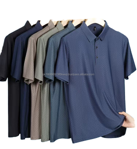 Polo classique en maille lavée avec col en Dupont Sorona, coupe ajustée, décontracté chic pour homme - Product Image 1