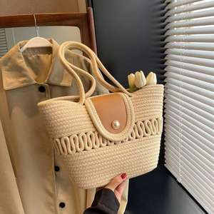 Nouveau Sac à Bandoulière Femme Grande Capacité en Paille avec Fermeture Éclair, Motif Alphabet, Idéal pour l'Hiver et les Activités Extérieures - Product Image 1