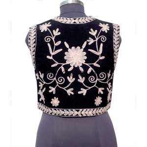 เสื้อแจ็คเก็ตผ้าฝ้ายพิมพ์ลายดอกคอตไรส์สำหรับผู้หญิงจาก A2ZCraftBazar ผ้าระบายอากาศได้ดี โลโก้ด้านหลัง แขนสั้น คอทรงโอ 100% ผ้าฝ้าย - Product Image 4