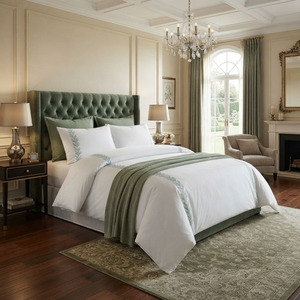 Ensemble housse de couette et taies d'oreiller brodées feuilles vertes personnalisables en coton blanc 300 fils pour la maison, l'hôtel et les mariages (vente en gros) - Product Image 1