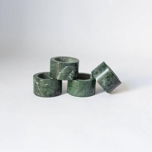 Support de bougie rond en granit vert de luxe, petit porte-bougie chauffe-plat en pierre naturelle, NOUVEAU accent de table pour salon et salle à manger - Product Image 1