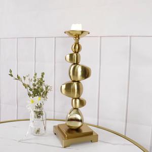 Porte-bougie long en argent finition galets, élégant accent décoratif pour la maison, parfait pour le salon, la chambre et la présentation sur table. - Product Image 2