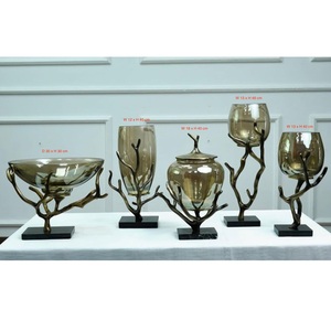 Ensemble de luxe en aluminium en forme de branche, comprenant un bol à dessert sur piédestal, un verre Hurricane et des bocaux, pour la décoration de tables de mariage, de maison, d'hôtels et de fêtes - Product Image 1