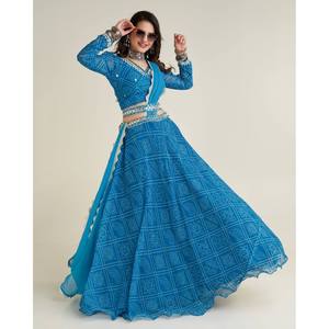 Exquisita ropa india y pakistaní Hermosa Lehenga Choli con espejo de papel de hilo y trabajo de secuencia - Product Image 5