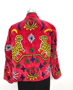 Veste de mode indépendante pour femme, en velours à motifs floraux colorés, faite main, durable, style blazer, pour l'hiver et l'automne, idéale pour la superposition, collection boutique - Product Image 4