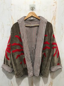 Veste en velours dynamique brodée soleil, manteau Suzani marron, veste d'art bohème rouge, idéale pour l'aventure et les vacances - Product Image 6