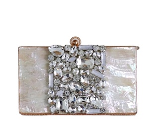 Sac de soirée en nacre pour dame pochette en métal 2021 Offre Spéciale mariage léger fait main à la mode pour dame sacs à main par LUXURY CRAFTS - Product Image 1