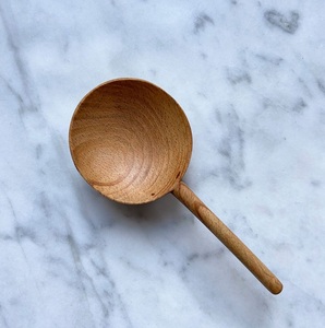 Cuchara de madera artesanal hecha a mano, redonda, para servir, estilo rústico, ecológica, accesorio de cocina, muy vendida, color oscuro. - Product Image 3