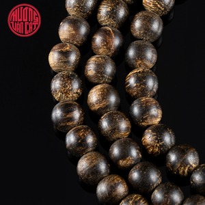 Pulsera de Agarwood de 108 cuentas de 6 mm, única en su tipo, totalmente sumergible – Auténtica Mala de Oración de Madera de Oud con Alto Contenido de Resina - Product Image 3