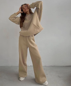 Nueva Colección de Chándales Vintage de Invierno para Mujer 2026, Oversize, Rojos, de Algodón y Felpa, con Ribetes, Bordados y Apliques de Pedrería - Product Image 2