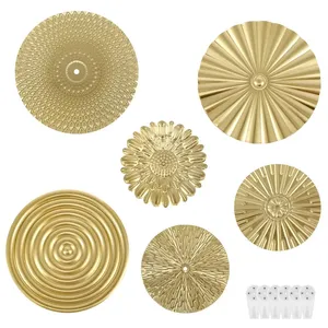 Diseño floral atemporal, arte de pared de metal grande para decoración del hogar en dormitorios, salas de estar y comedores. - Product Image 1