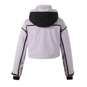 Chaqueta Deportiva Econex Unisex con Capucha, Forro Polar, Corta, Impermeable, Estilo Deportivo, Gris con Detalles Negros, Corte Regular, para Otoño, con Cierre - Product Image 3