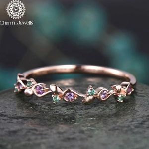 Bague de fiançailles en moissanite argentée et dorée pour femme Charm Jewells, certifiée IGI, sertissage classique à griffes, pavé de pierres précieuses 3g - Product Image 1