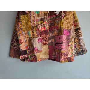 Veste en patchwork de soie Kantha réversible style bohème, manteau matelassé vintage pour femme, design personnalisé, cadeau pour elle - Product Image 3