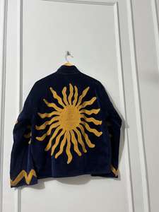 Chaqueta Corta Bomber de Terciopelo Bordada Estilo Suzani, Tejida y Transpirable, Chaqueta de Invierno Bohemia, Estilo Urbano Inspirado en Uzbekistán - Product Image 4