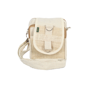 Sac à dos de voyage tout blanc en chanvre/coton, élégant, pour organiser facilement vos papiers de voyage - Product Image 1