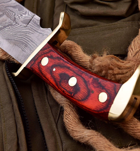 Cuchillo de Bolsillo de Acero de Damasco de Grado Industrial Hecho a Mano con Mango de Madera y Funda de Cuero para Uso en Campamentos - Product Image 2