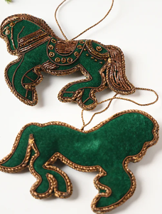 Adorno Navideño de Pared con Caballo Bordado en Hilo Dorado Multicolor de Alta Calidad, Hecho a Mano en India, Festivo, Personalizable - Product Image 4