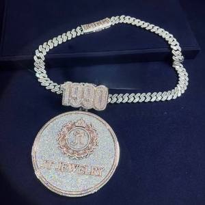 Colgante de Plata con Nombre y Logotipo Personalizado, con Circonitas y Diamantes, Estilo Hip Hop, Regalo Personalizado con Piedra Principal de Moissanita - Product Image 3