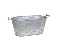Élégante cuve de service en métal avec finition rustique pour décorations de table événementielles