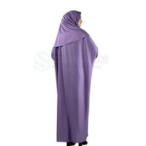 Abaya moderne minimaliste pour femmes avec des lignes épurées et un look élégant, style luxueux. - Product Image 4
