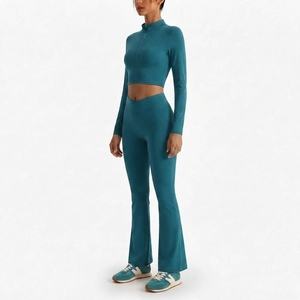 Conjunto Deportivo para Mujer, Top Corto de Manga Larga, Pantalones Acampanados de Cintura Alta, Ropa Deportiva Elástica para Yoga y Ejercicio - Product Image 4