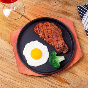 Base de poêle ronde en bois de haute qualité avec poignées, plateau de service en bois résistant à la chaleur pour poêles en fonte et poêles à paella - Product Image 5