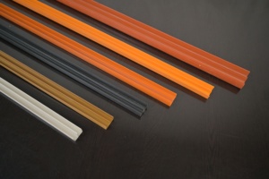 Perfil de PVC en Forma de E de la Mejor Calidad, Resistente a Químicos y a la Corrosión, para Enmarcado de Paneles y Protección de Bordes - Product Image 2