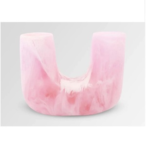 Vase en résine blanche Art déco moderne, vase décoratif minimaliste en céramique et porcelaine pour la décoration de la maison et du salon - Product Image 1