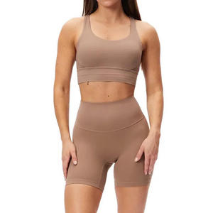 Ensemble de yoga pour femme : soutien-gorge et short en nylon, hauts de sport respirants et à séchage rapide pour l'été, idéal pour le fitness et la gym - Product Image 6