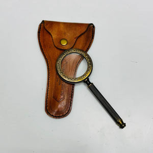 Lupa de Mano Moderna de 2.5'' de Latón y Cuero con Marco y Asa Grabados |   Lupa de Inspección Vintage (Hecha a Mano) - Product Image 1