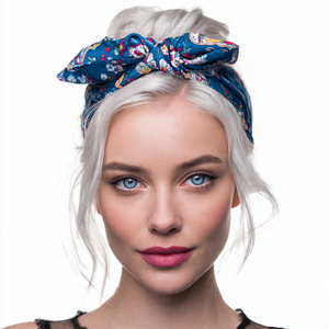 ผ้าพันคอโพลีเอสเตอร์พิมพ์ลายตามสั่ง ผ้าพันคอแบบผูกโบว์รูปใบโคลเวอร์ ผ้าพันคอคลุมศีรษะ ผ้าพันคอพันคอ พันผม - Product Image 2