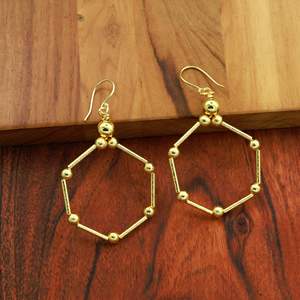 Boucles d'oreilles créoles hexagonales en laiton, boucles d'oreilles barres à perles géométrie sacrée, bijoux bohèmes en gros - Product Image 1