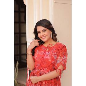 Robes décontractées de créateur Robe de soirée magnifiquement imprimée pour un look élégant - Product Image 5