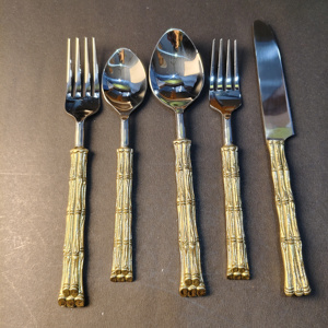 Juego de cubiertos de 5 piezas con mango de latón estilo bambú dorado, tenedor para cena, tenedor para ensalada, cuchara para sopa, cuchara para té y cuchillo para cena. - Product Image 2