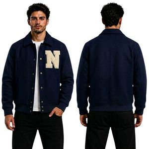 Veste universitaire beige minimaliste style streetwear, manches ton sur ton, doublure matelassée douce, laine méltone de qualité supérieure, vestes universitaires décontractées - Product Image 2