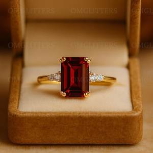 แหวนมอสซาไนต์ทรงเหลี่ยมสีแดงโกเมนสำหรับผู้หญิง เงินแท้ 925 ชุบโรเดียม เหมาะสำหรับเป็นของขวัญขอแต่งงานสำหรับเจ้าสาว - Product Image 4