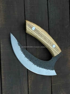 Cuchillo para Pizza de Acero de Damasco de Grado Industrial de Alta Calidad, con Mango de Madera y Diseño de Hacha, Personalizable para Uso en Cocina - Product Image 4