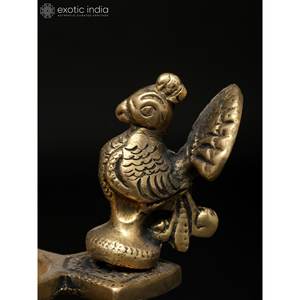 Artículo pequeño Diya de latón de diseñador hecho a mano de 4 pulgadas hecho en La India para decoración del hogar y Templo - Product Image 4