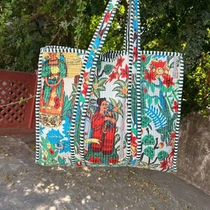 Sac fourre-tout matelassé en coton bio imprimé à la main : sac de transport en coton, cadeau pour demoiselle d'honneur, sac de week-end - Product Image 6