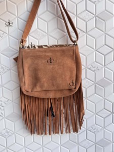 Bolso de mano de gamuza de alta calidad con flecos, estilo western, de piel con pelo, con gemas, bandolera para mujer, bolso de diseñador único - Product Image 4