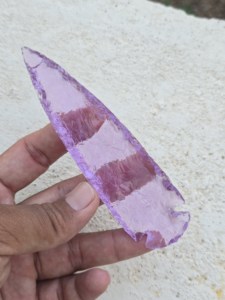 Punta de flecha de obsidiana rosa hecha a mano con mango de madera, cuchilla de cristal, daga ritual, decoración espiritual para altar, regalo para coleccionistas - Product Image 4