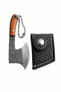 Hacha pequeña de madera personalizada con mango de madera, hoja de acero de Damasco y funda protectora, ideal como regalo para hombres y mujeres. - Product Image 3