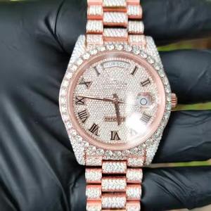 Montre de Luxe pour Homme en Moissanite Style Designer, Entièrement Pavée, avec Mouvement Japonais – Disponible à la Vente - Product Image 1