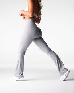 Últimos Leggings Personalizados Dove Effortless Flare, con Corte que Favorece la Figura, Costura en la Cadera, Cintura Alta y Diseño Moderno para Gimnasio y Uso Activo, para Mujer - Product Image 3