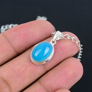 Collier pendentif tendance et élégant en calcédoine bleue naturelle, argent sterling 925, ovale 8x10mm, fait main, bijou délicat et minimaliste - Product Image 3