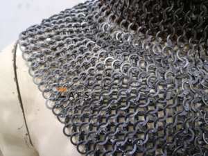 Collar de Malla Metálica Medieval de Acero Suave de 09mm, Plano y Remachado con Anillo de Arandela Plana, Armadura Histórica, Regalo de Halloween, Disfraz Hecho a Mano - Product Image 6