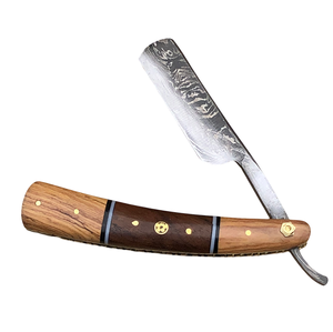 Rasoir de barbier à lame droite en damas avec manche en os fait main et étui en cuir PU - Product Image 2